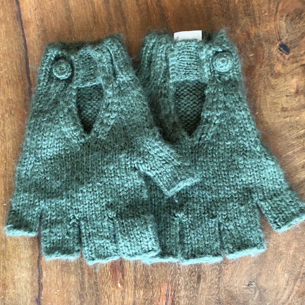 Fingerless Gloves